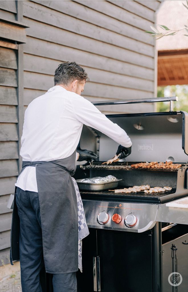 BBQ chef live cooking
